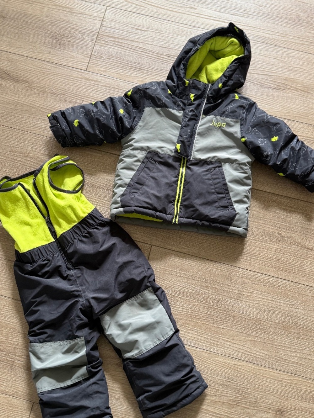 Toddler 2pc Snowsuit Size 2T